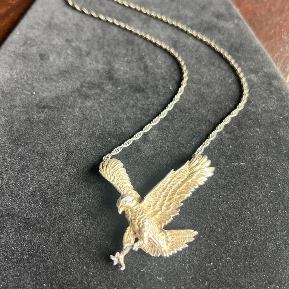 Sterling Silver Eagle Pendant 2”x2” with 24” 925 Sterling Silver Chain 25.74g - Picture 9 of 9